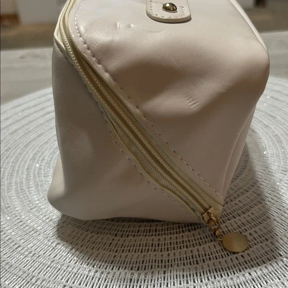 NEW Large Travel Makeup Bag - Pink or Cream - Picture 6 of 14